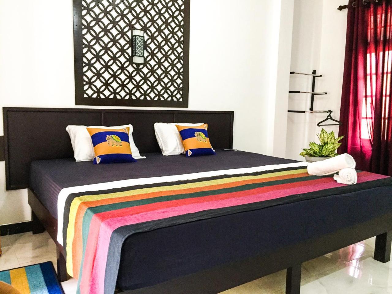 Myr-O Homestay Kombichankulama Exteriör bild
